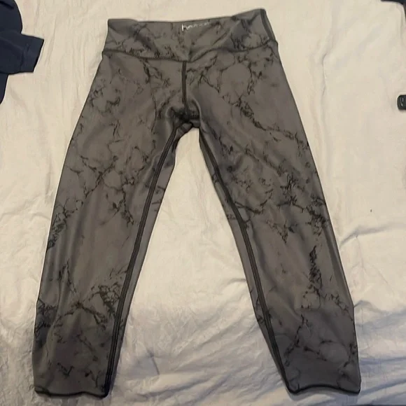 Becca workout pants - Picture 1 of 3